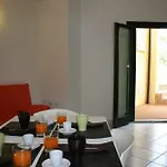 R&z Getaway Διαμέρισμα *