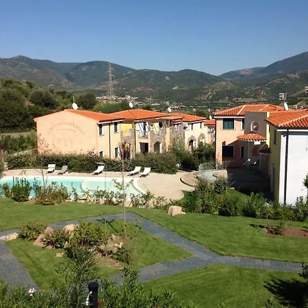 R&z Getaway * Santa Maria Coghinas