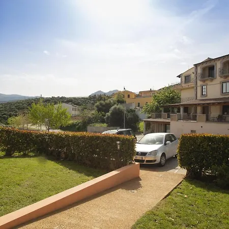 R&z Getaway Apartment Santa Maria Coghinas